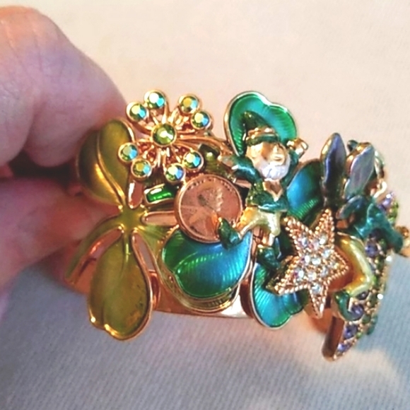 KIRKS FOLLY LUCK OF THE IRISH BRACELET - Picture 7 of 12